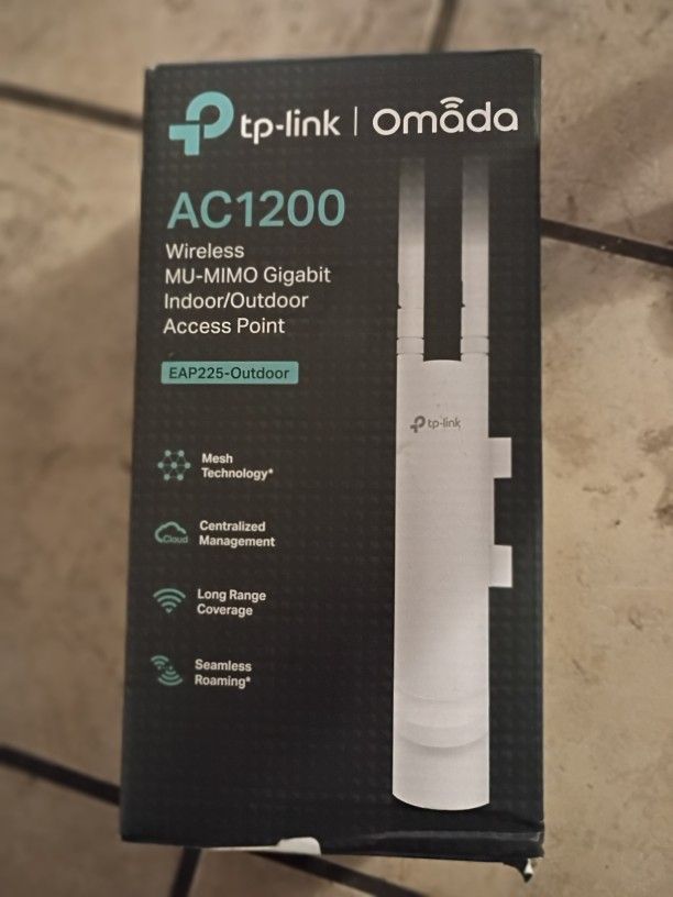 TP LINK BY OMADA AC 1200 WIRELESS MU-MIMO GIGABIT INDOOR/ OUTDOOR ACCESS POINT
