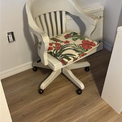 Pottery Barn Desk And Chair 