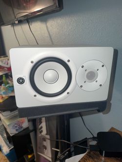 Yamaha HS5 W 5-Inch Powered Studio Monitor Speakers White