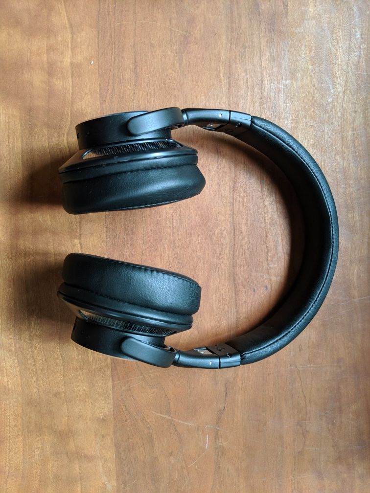 Noise canceling Bluetooth wireless headphones