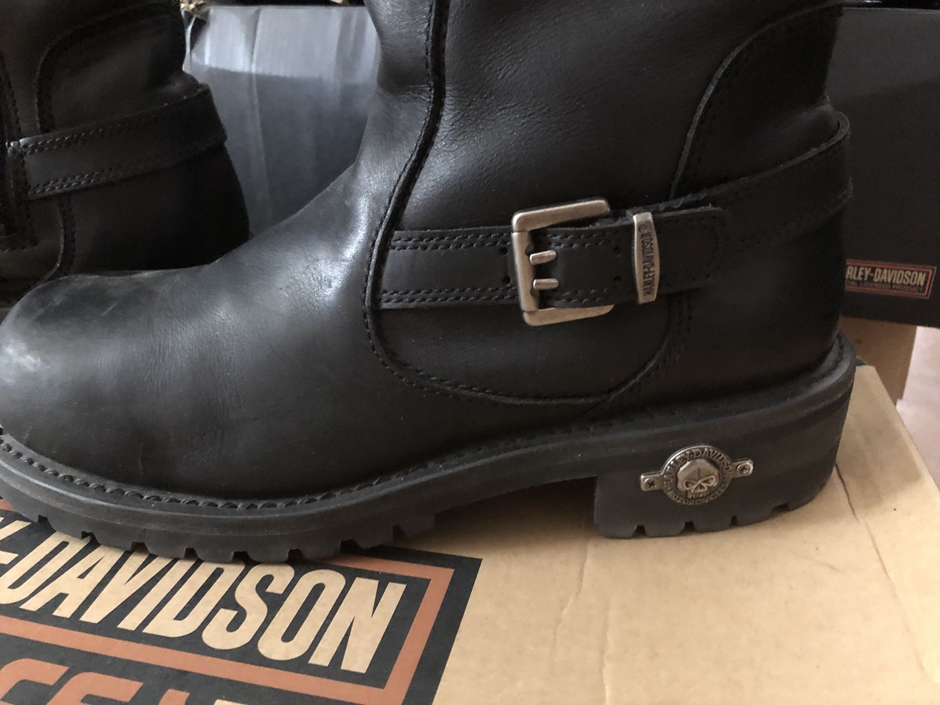 Harley Davidson women tall boots w skull sz