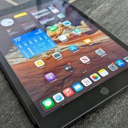 IPAD  18.3 IOS NEW CONDITION 