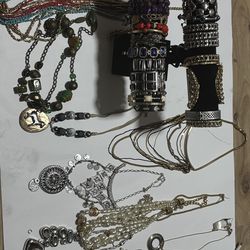 Vintage to modern jewelry lot
