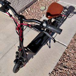 Like New E-Scooter With Seat & Grocery basket(LISTED PRICE FIRM)