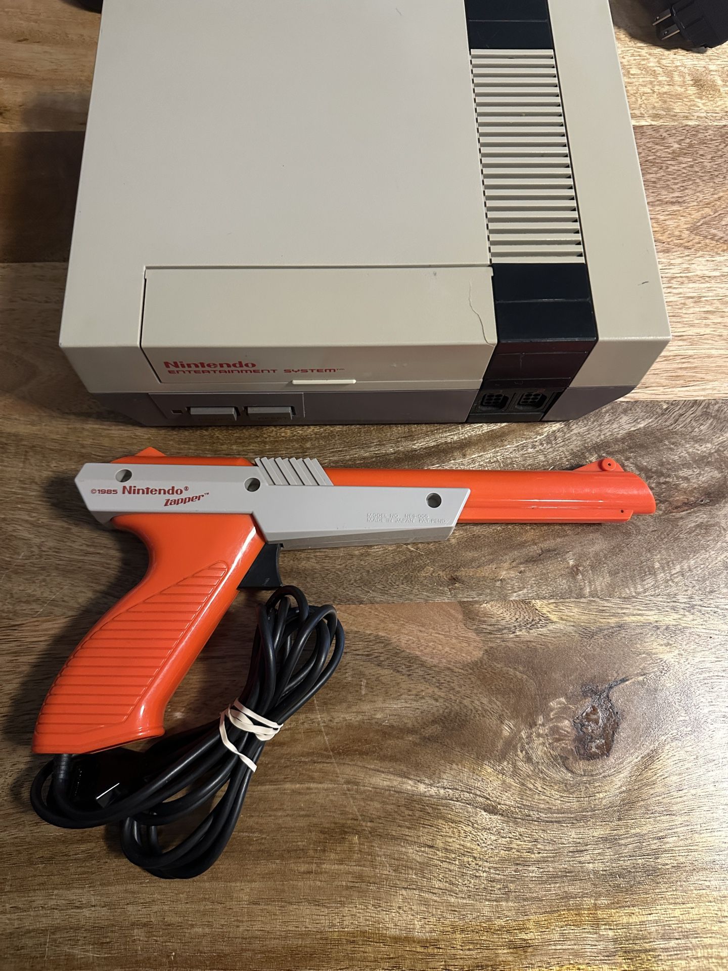 NES Console Nintendo And Zapper Gun
