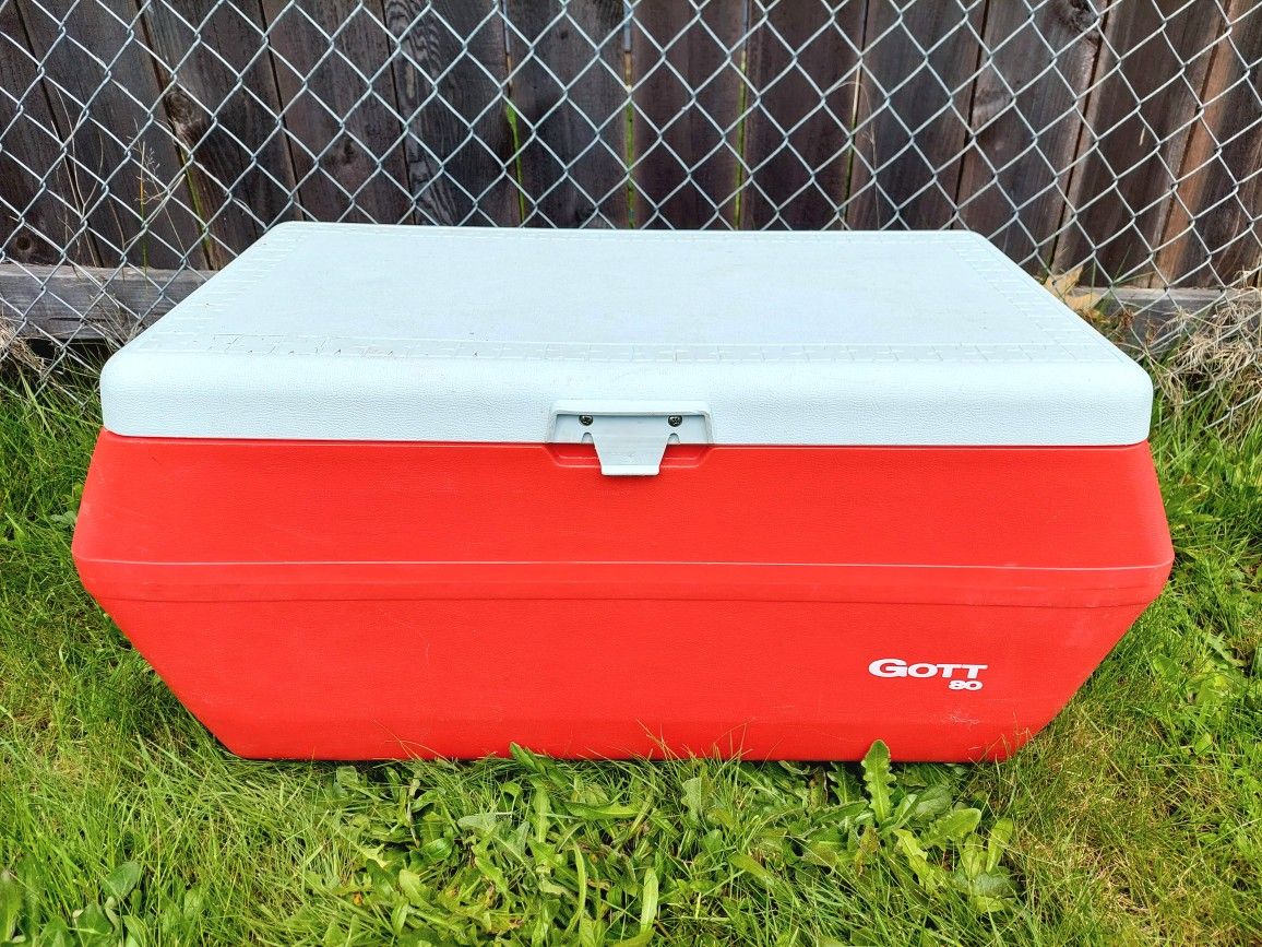 Vintage Gott 80 quart chest cooler