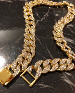 Gold necklace 24in 50$