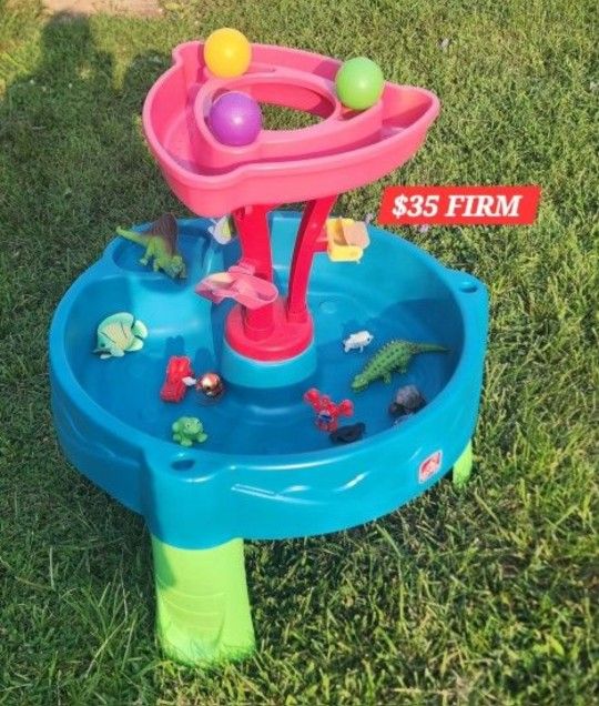 Water Table W Toys READ DESCRIPTION
