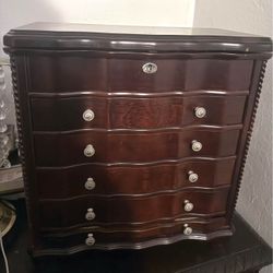 Desktop Jewelry Storage 