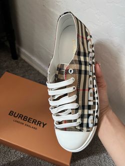 Burberry size 10