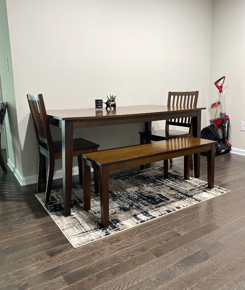 Dinning Room Table 4 Chairs & bench 