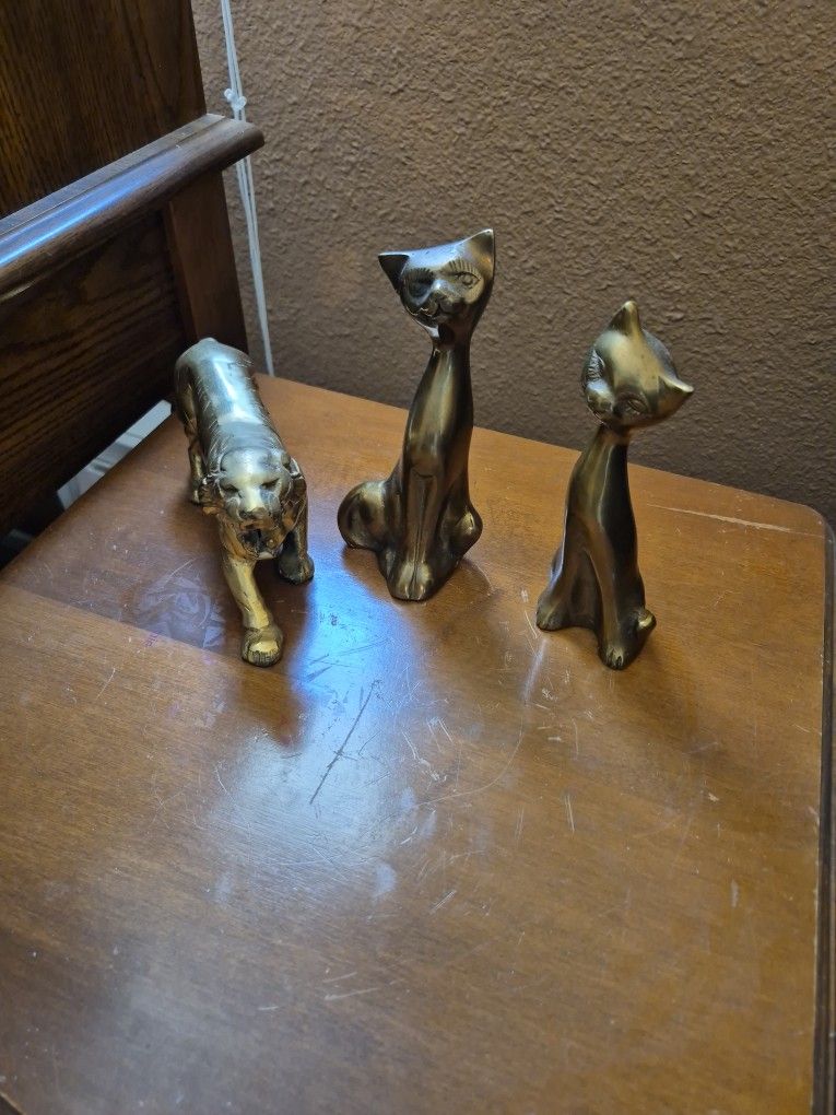 Brass Lion And 2 Cats, They Are Heavy And Beautful Decorations