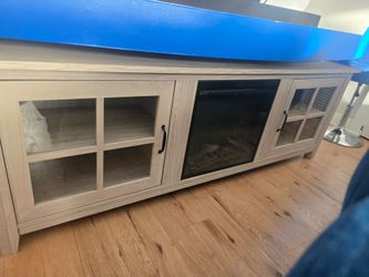 I'm selling it because I'm moving; it's brand new.