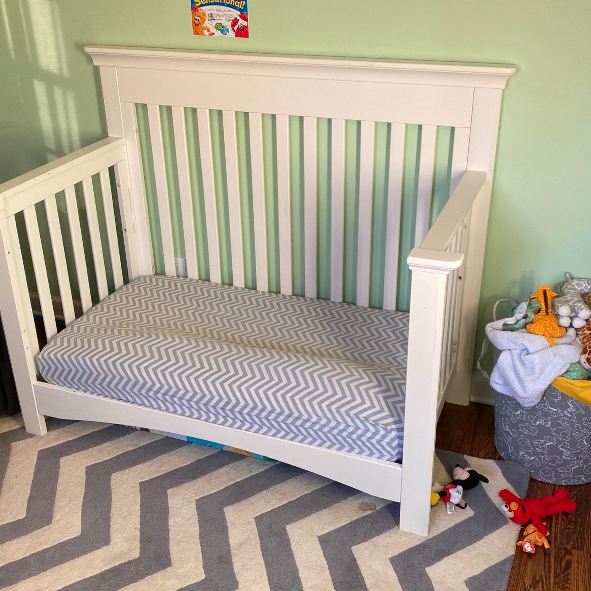 Convertible Crib / Toddler Bed & Matching Dresser