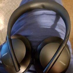 Bose NC 700 Noise Canceling Over Ears Wireless Headphones 