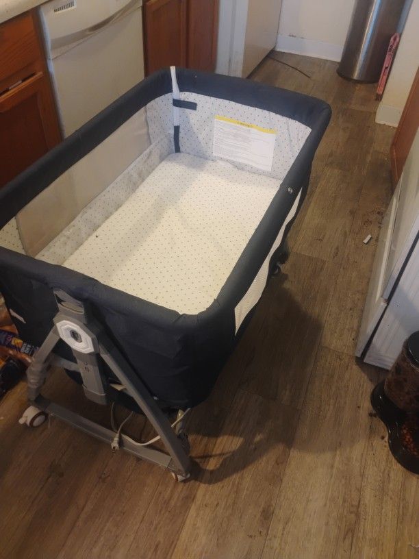 Dream On Me Bassinet