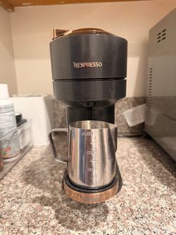 Nespresso Vertuo Coffee & Espresso Machine + Pods + Descaler – Excellent Condition