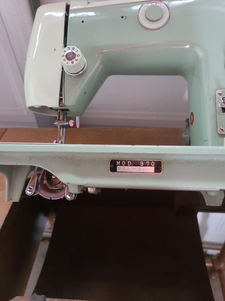 Sewing Machine Sewmor #(contact info removed)'s