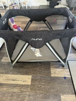 Nuna Baby Crib Pen