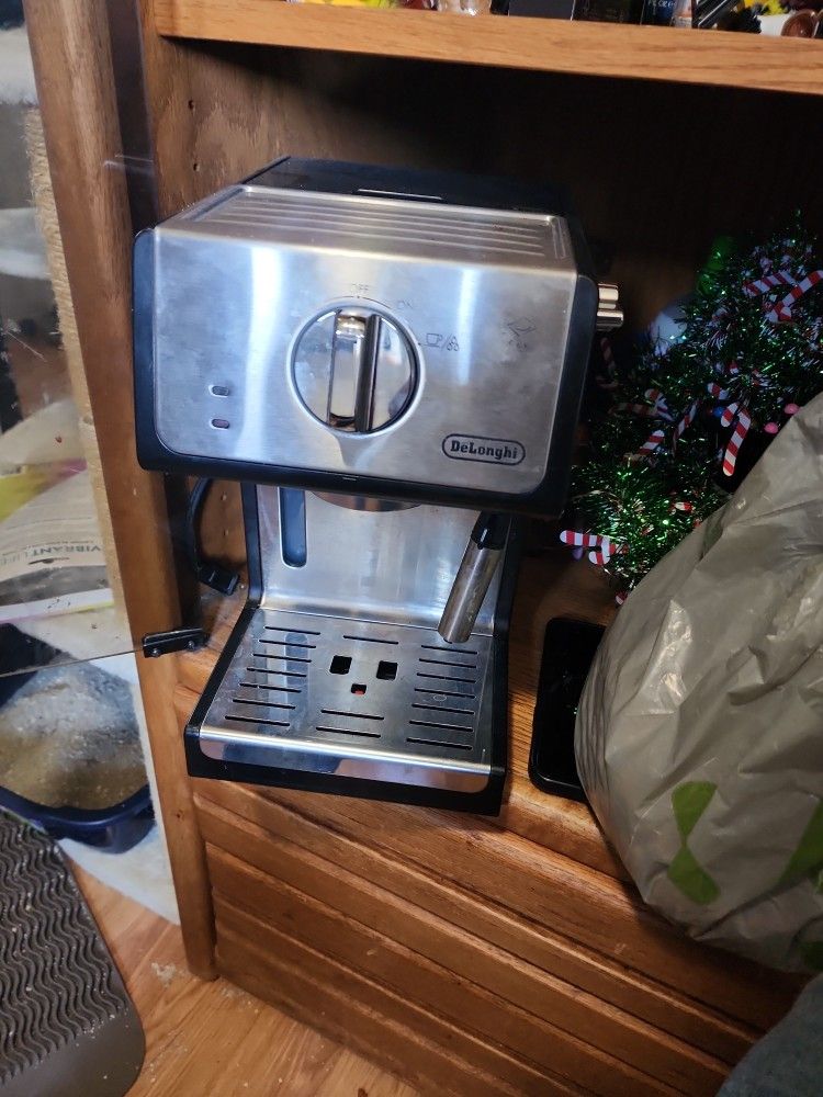 DelongHi coffee espresso machine