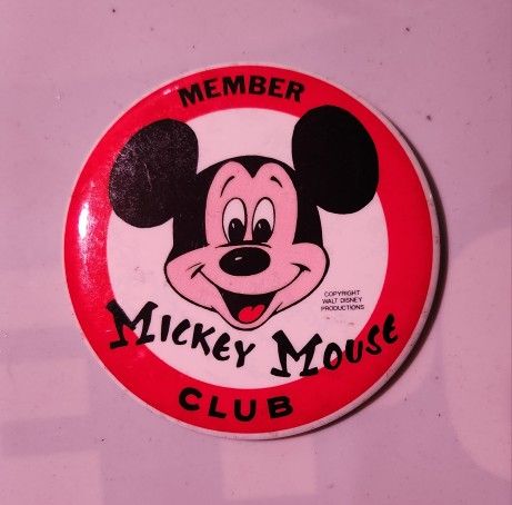 Vintage MICKEY MOUSE CLUB MOUSEKETEERS MEMBER PIN Walt Disney Productions 3.5" Button