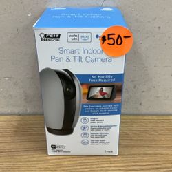 FEIT ELECTRIC SMART INDOOR PAN & TILT CAMERA (PLUG-IN).