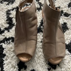Earth heels solid shoes size 9D
