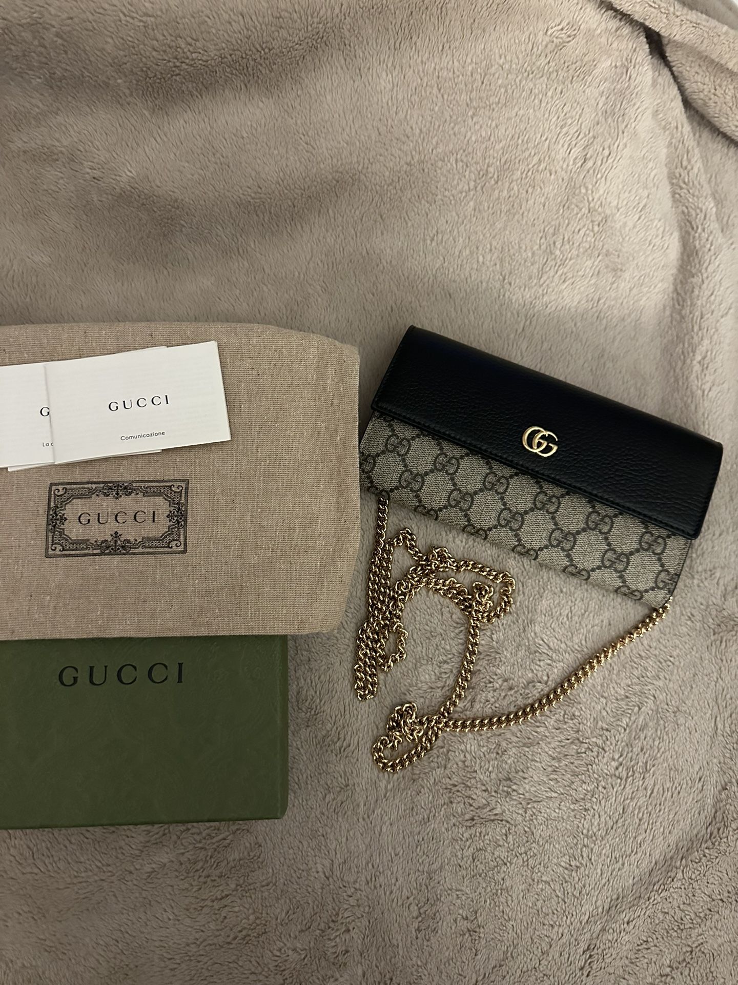 Gucci wallet on chain