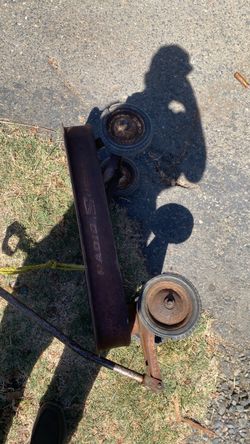 Radio, super vintage red wagon