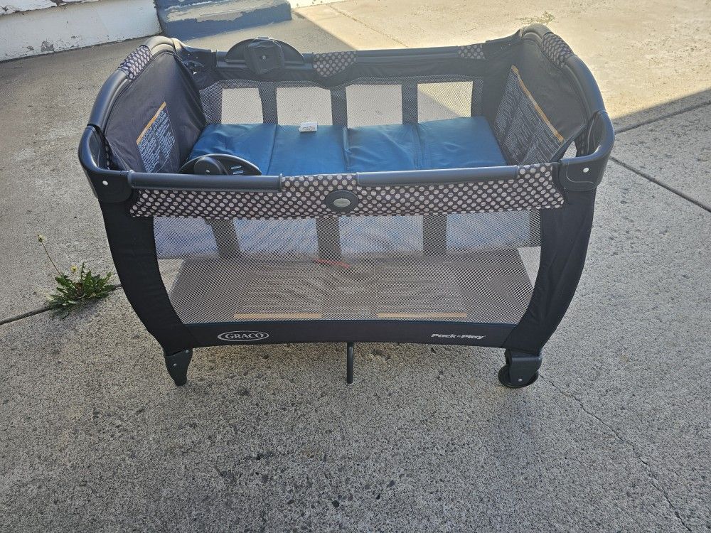 Greco pack and play with insert in good condition