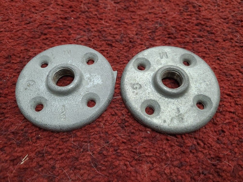 (1) 1/2" Pipe Flange Your Choice