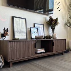 Walker Edison Walton Modern Fluted-Door Low Stand for TV