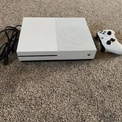  New Xbox One S w/ Cords, Controller And 5 Games
