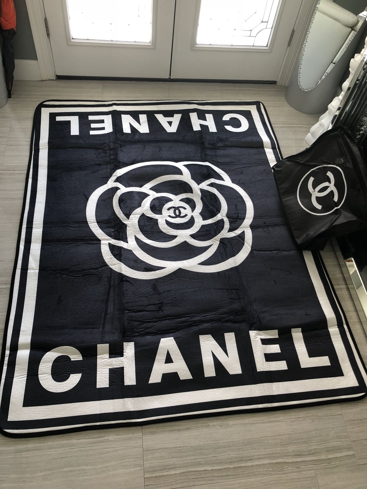 Designer Brand Coco Chanel Black And White Area Rug  カーペット 可愛い, シャネル, シャネル  ノベルティ