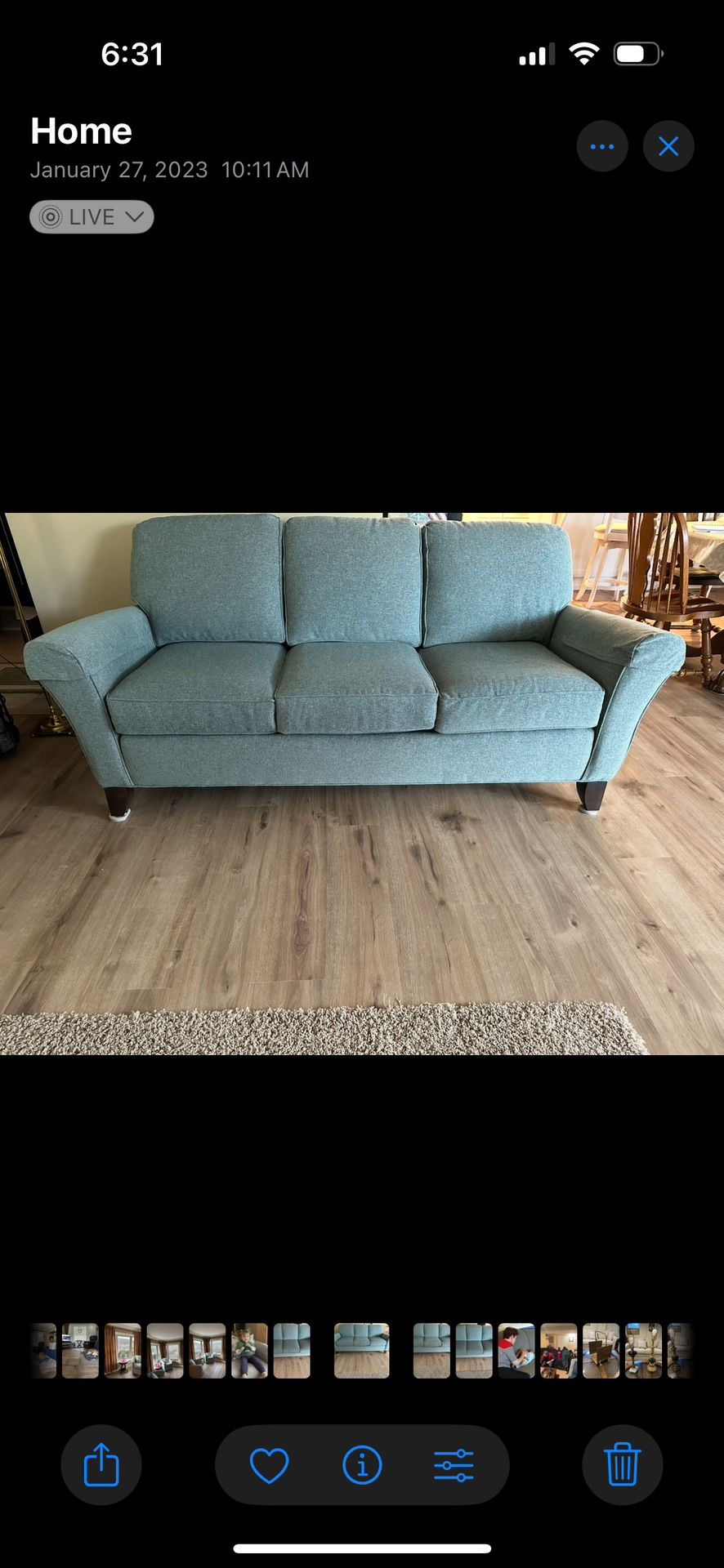 Beautiful Smith Brothers Quality 80” Sofa