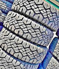 275 70 18 Goodyear tires Con 80% de Vida Las 4