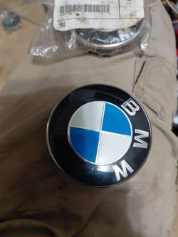 Genuine bmw center v caps