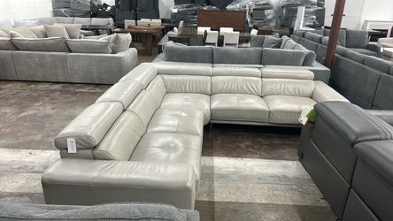 Sectional Sofa - Delivery/Financing Available