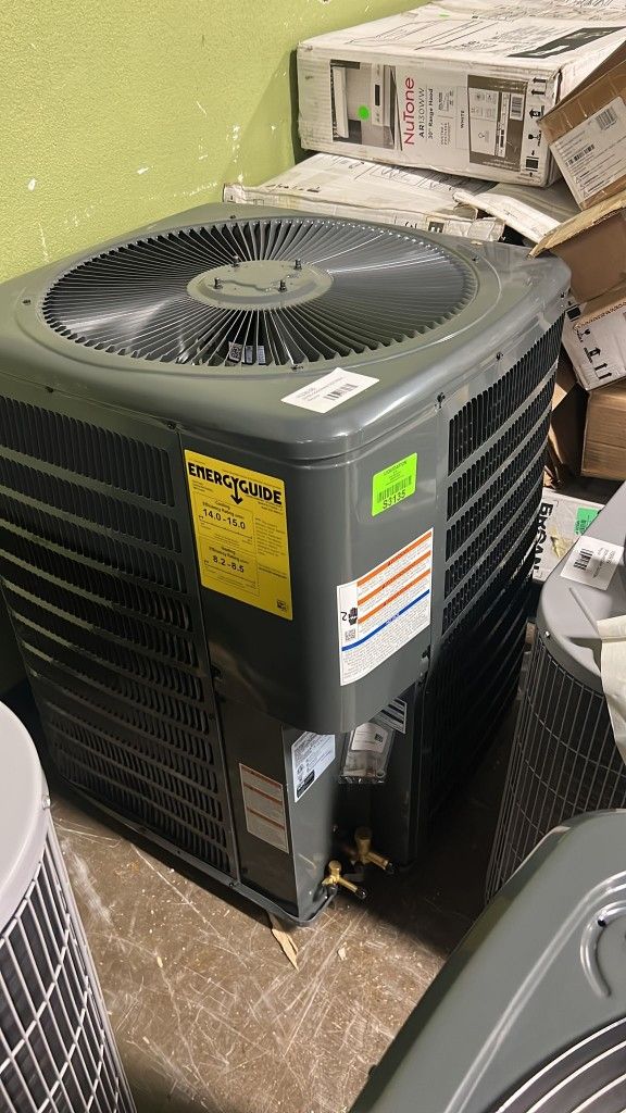 GOODMAN GSZ 2 Ton Heat Pump air conditioner for Sale in San Pedro, CA