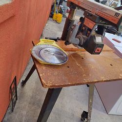Very Nice Table Saw And Perfect Working Condition 