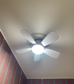 Nearly New Socket Fan With LED Light With Remote Control 