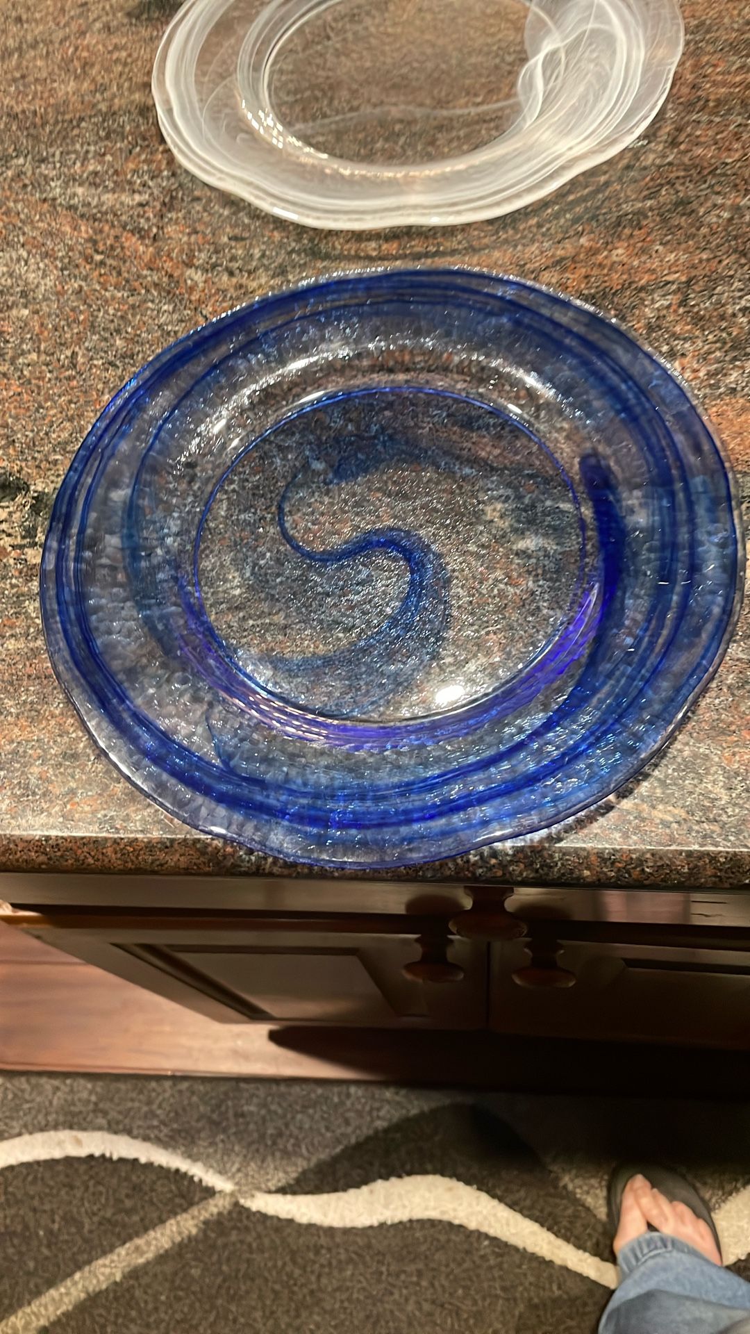 3 Swirl glass plates