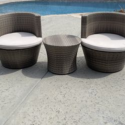 Outdoor Patio Set 2 Chairs & Table