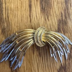 Vintage Gold & Silver Leaf Brooch – Mid-Century Unsigned Costume Jewelry