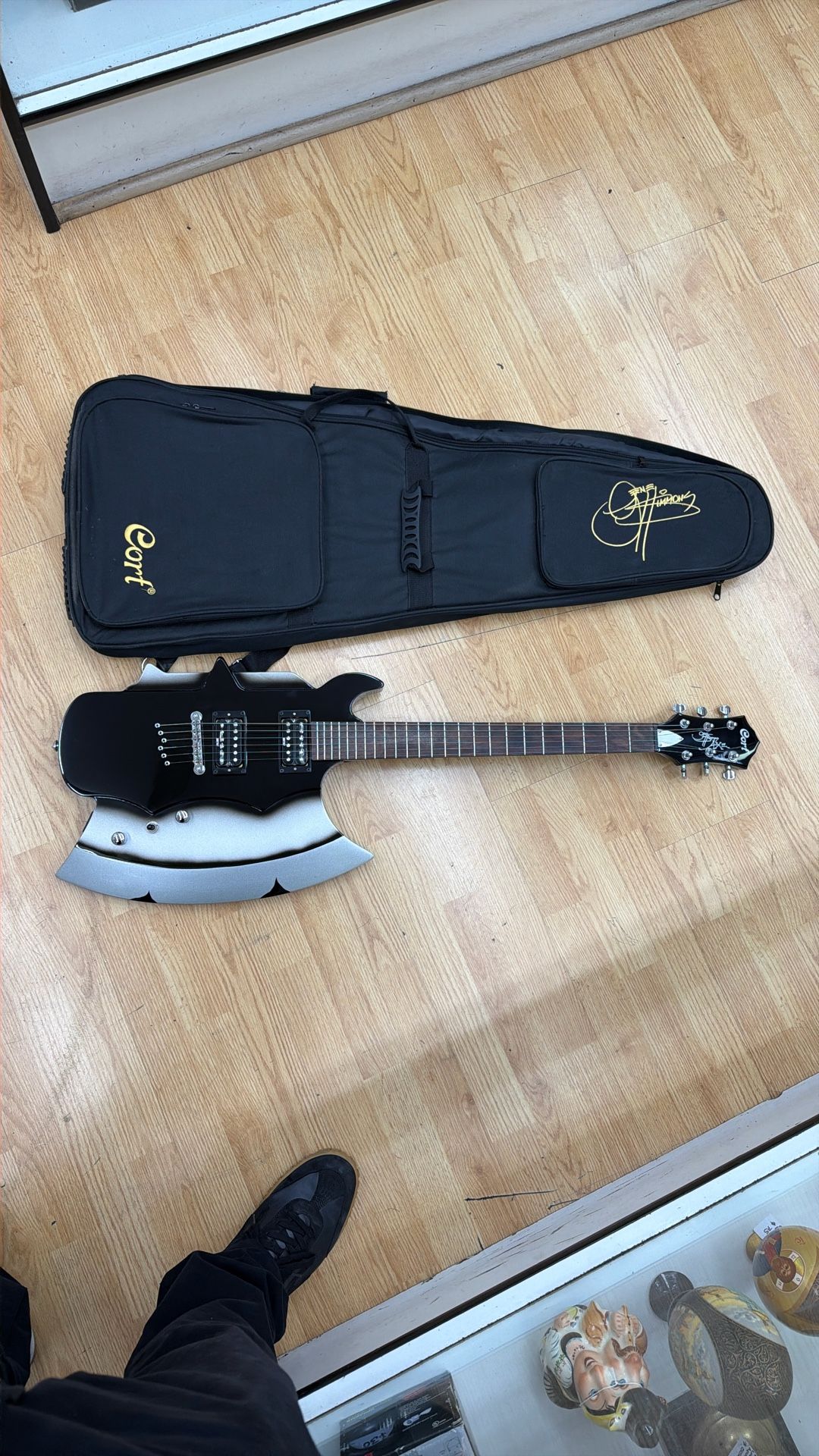 Gene Simmons Axe 6 Strings Electric Guitar Maple Neck Solid Basswood Body Black