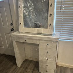Makeup Vanity Set 