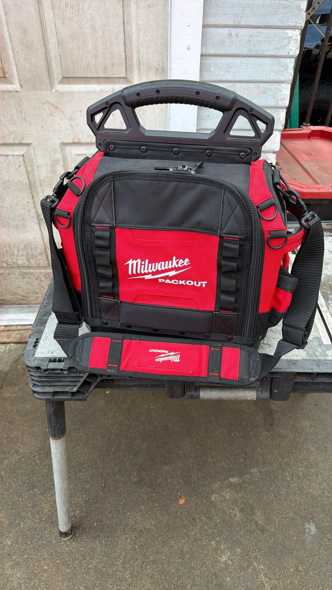 Milwaukee PACKOUT 15” Estrucred Tools Box
