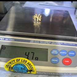 14k Gold Yankees Ring Dimond Cut Size 9/5