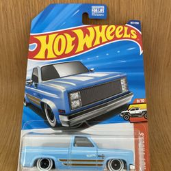 Hot Wheels 1983 Chevy Silverado 🐳