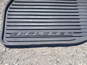 $60 OR BEST OFFER 2011-2019 FORD EXPLORER OEM GENUINE ALL WEATHER RUBBER FLOOR MATS